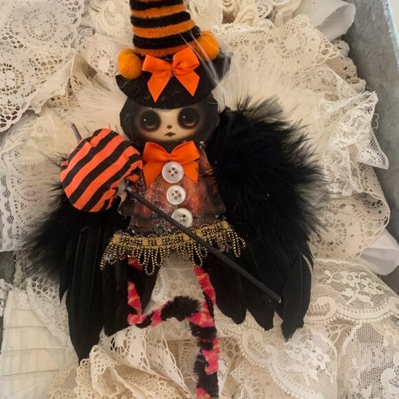 HALLOWEEN WITCH CHARACTER*WONILA NIGHTWITCH*9 INCHES HIGH*FIR OR FEATHER TREE* - Picture 3 of 5